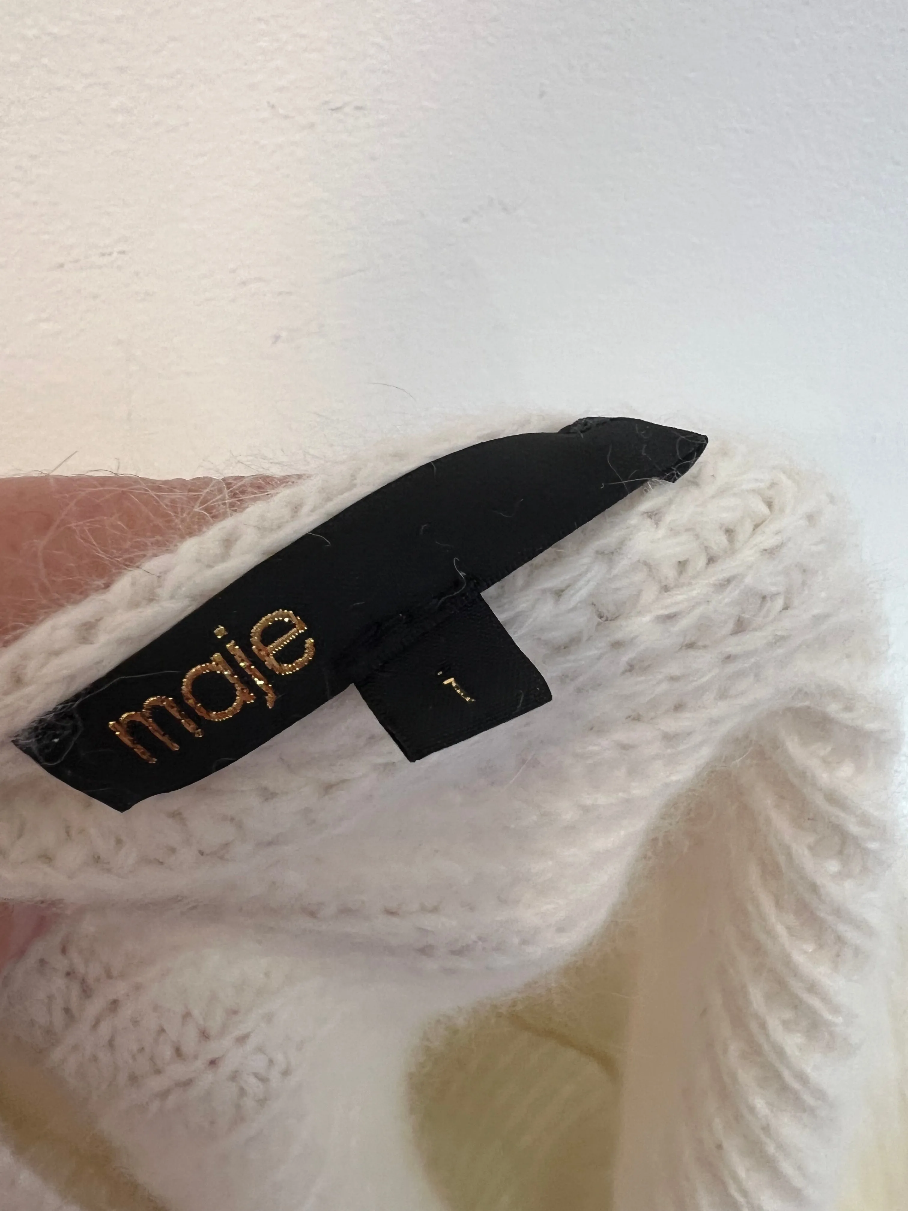 MAJE. Jersey claro angora escote cruzado. T 1(S)